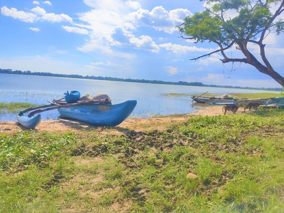 Lake Scape Yala Safari Inn Тиссамахарама Экстерьер фото